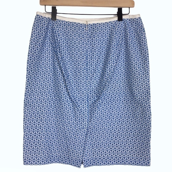 TALBOTS Skirt Pencil Embroidered Eyelet Lace Overlay Feminine Petite Size 8P - Picture 4 of 10